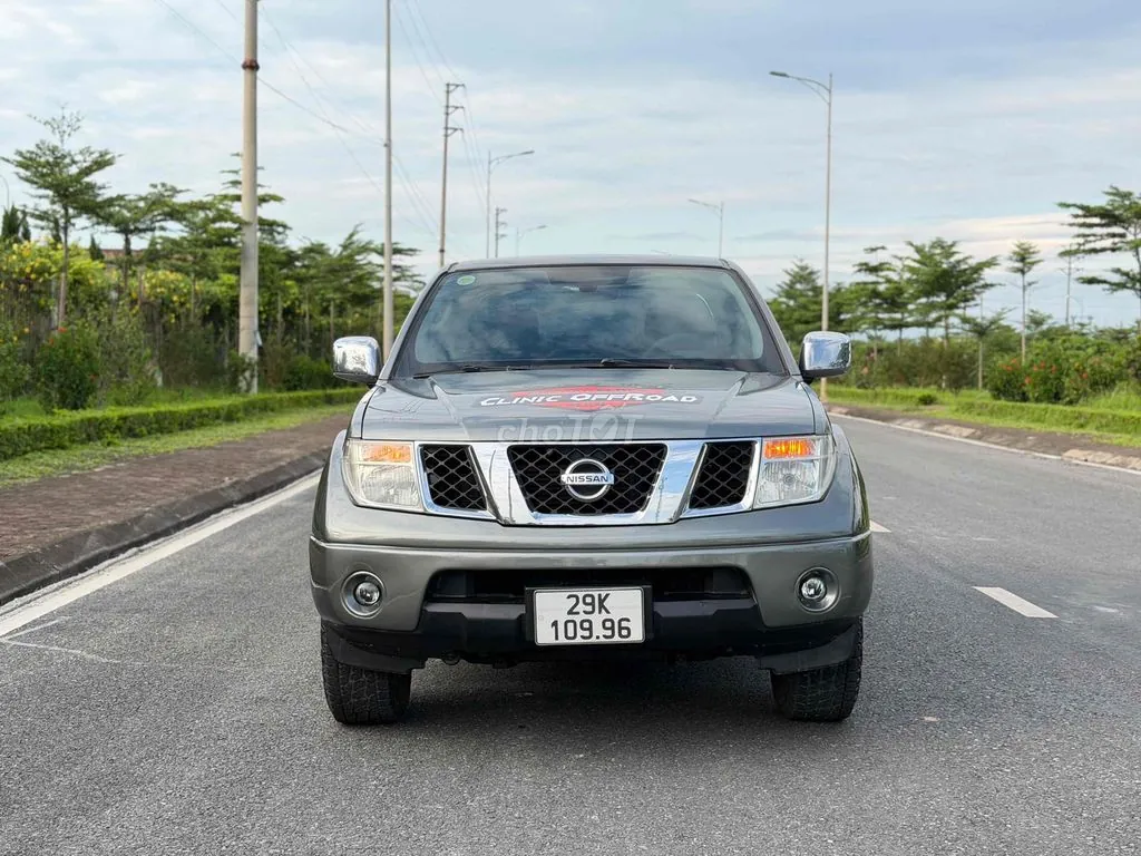 Nissan Navara 2011 photo 2
