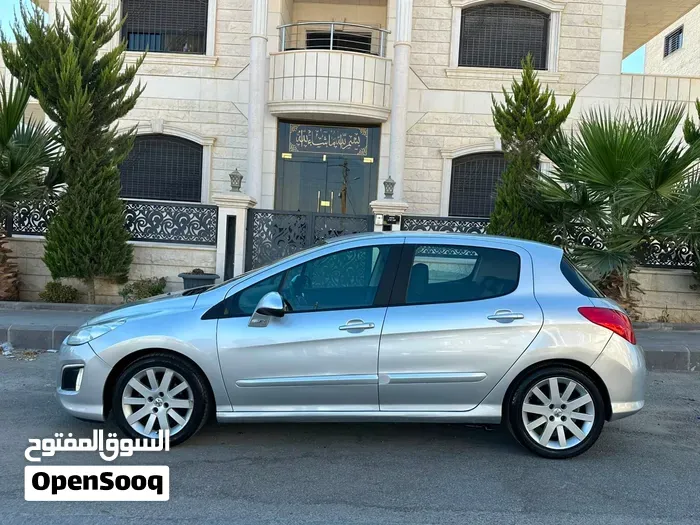 Peugeot 308 2012 photo 2