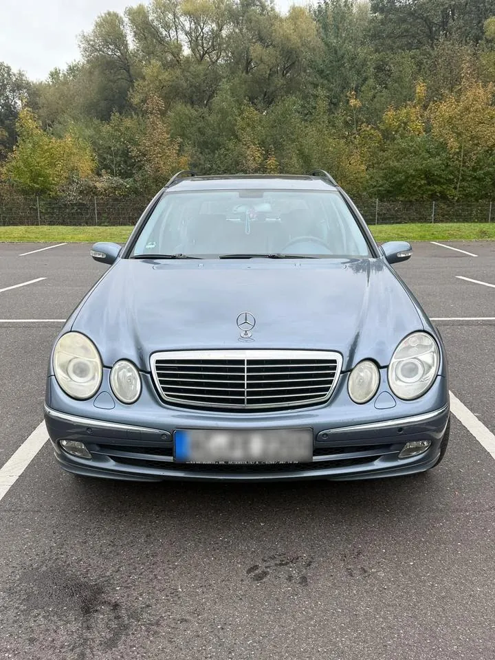 Mercedes-Benz E320