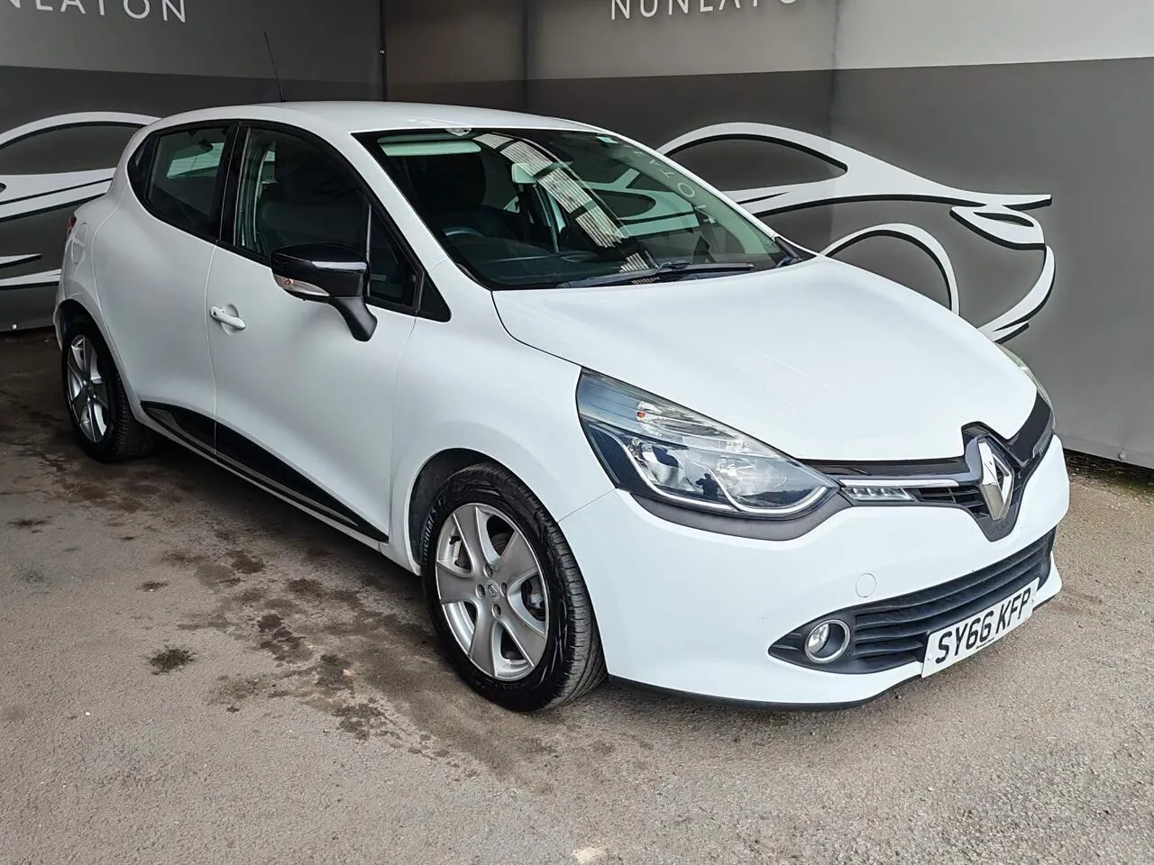 Renault Clio 2016 photo 2