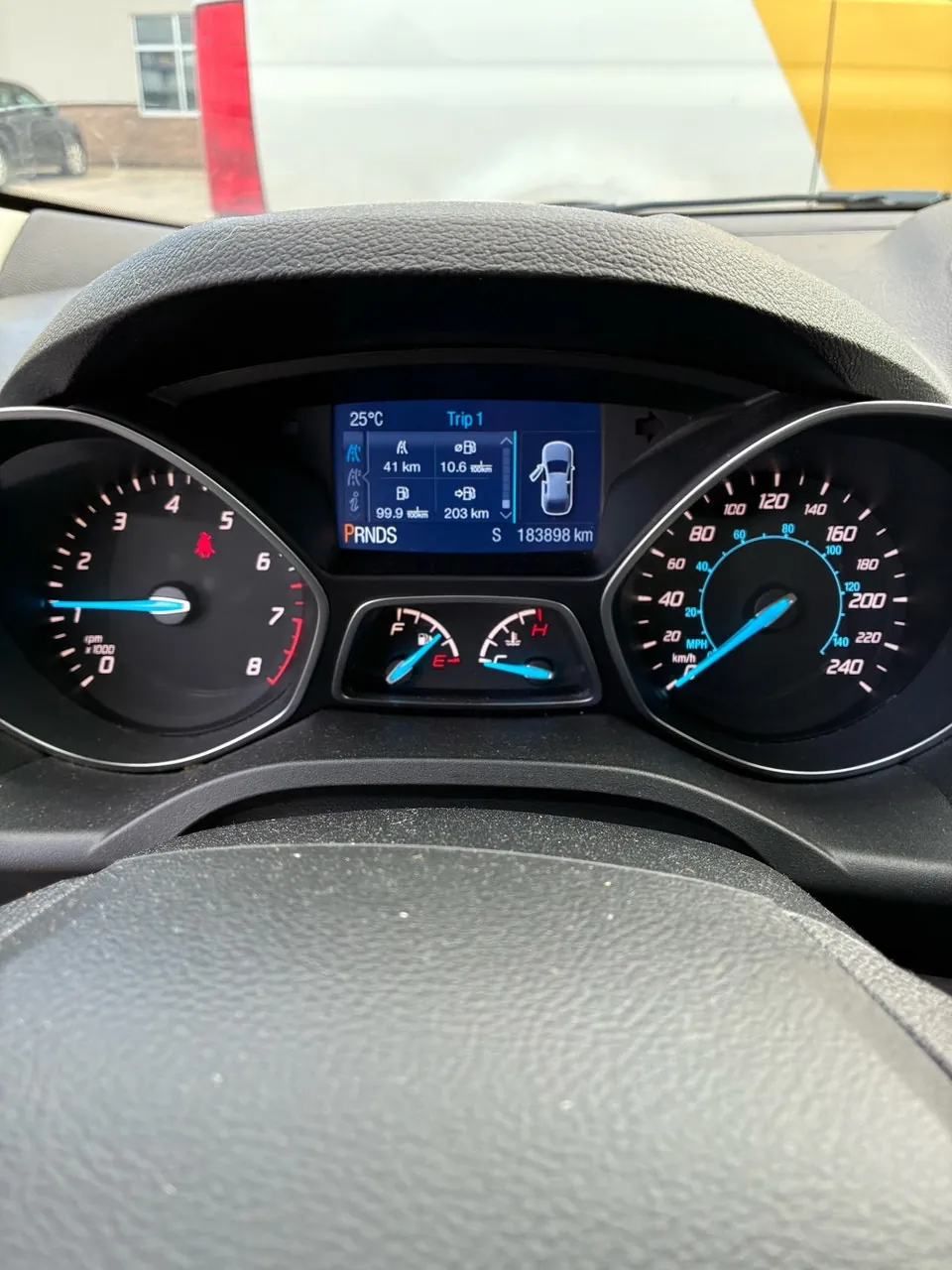 Ford Escape 2015 photo 2