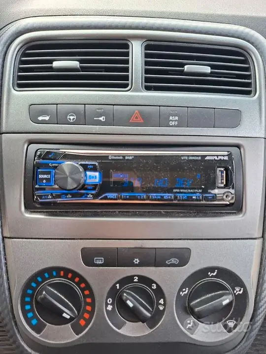 Fiat Grande Punto 2009 photo 3