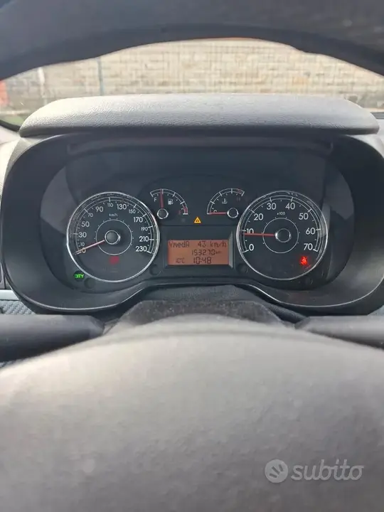 Fiat Grande Punto 2009 photo 4