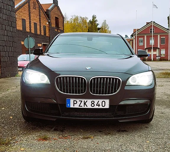 BMW 730D 2014 photo 2