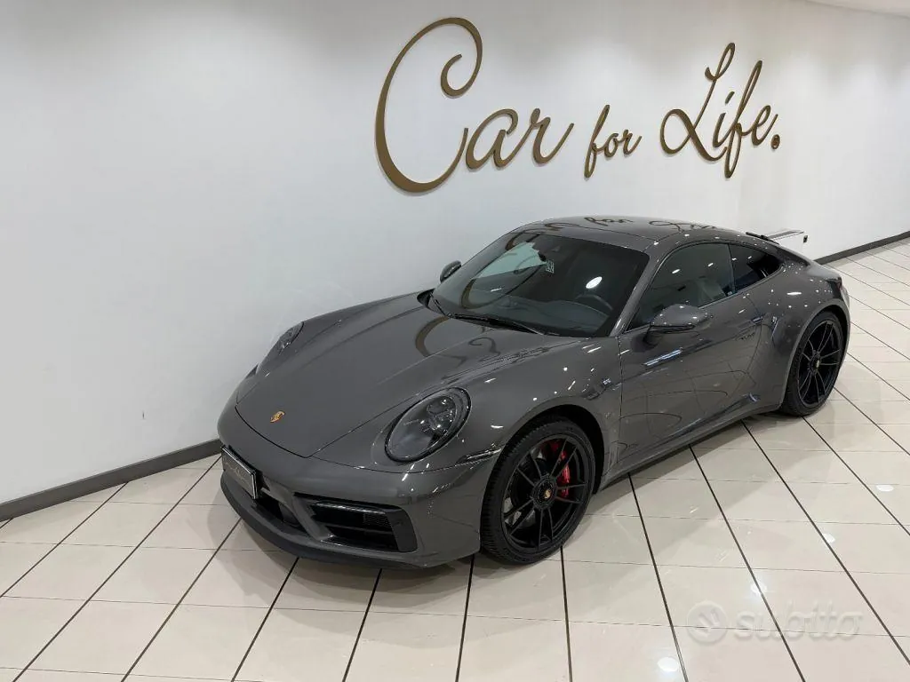 Porsche 911 2023 photo 2