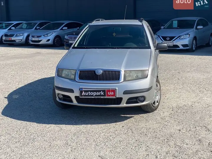 Skoda Fabia 2006 photo 2