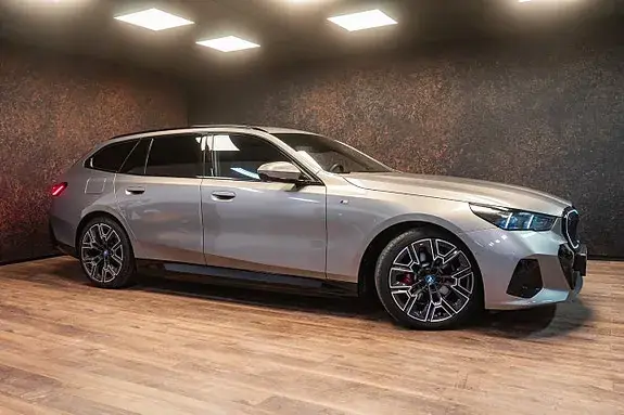 BMW 530E 2025 photo 2