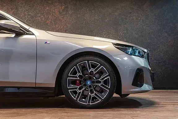 BMW 530E 2025 photo 5