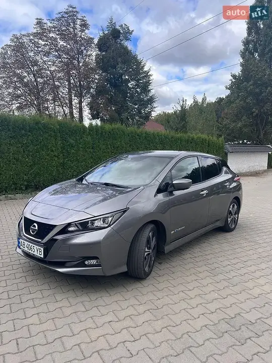 Nissan Leaf 2019 photo 2
