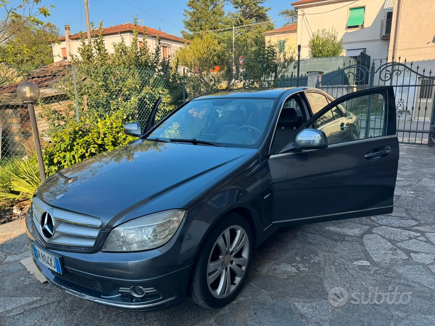 Mercedes-Benz C220 2008 photo 4