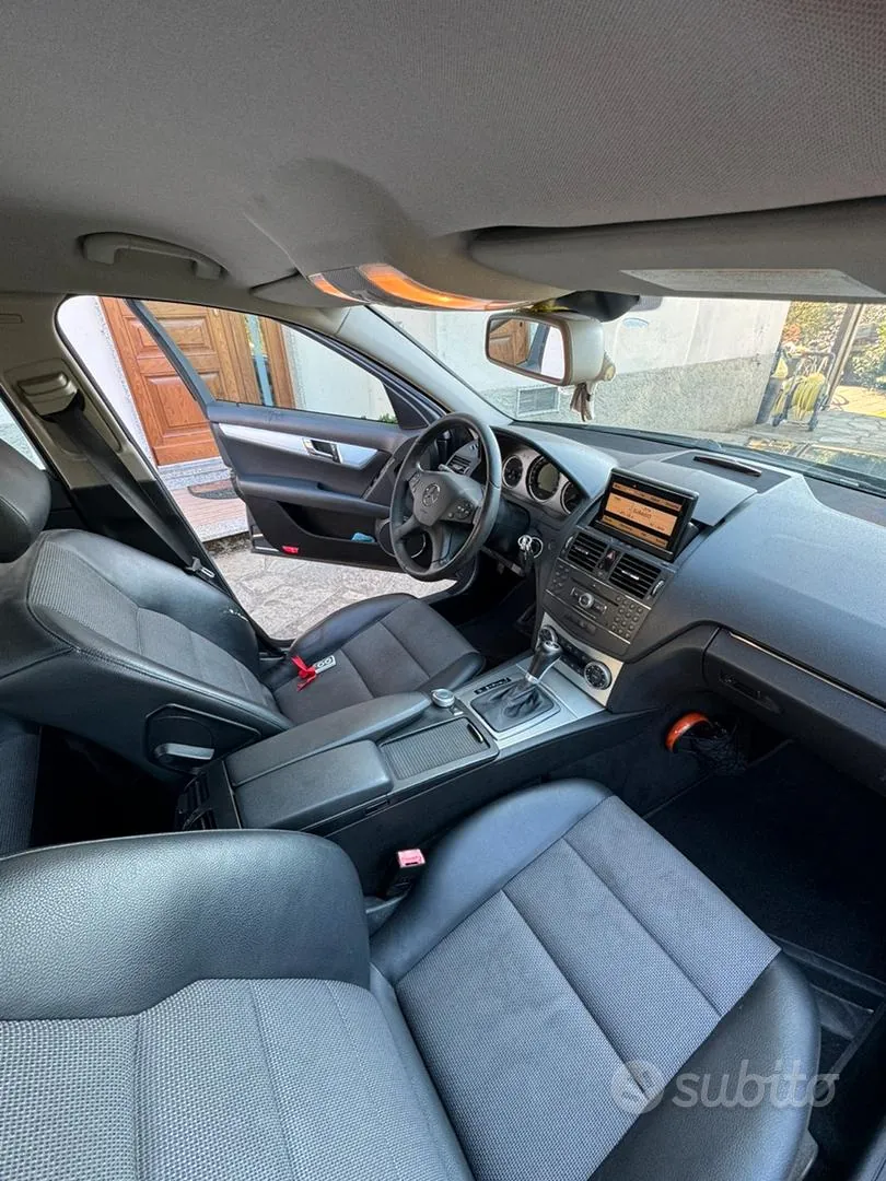 Mercedes-Benz C220 2008 photo 3