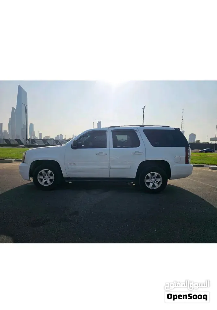 GMC Yukon 2011 photo 4
