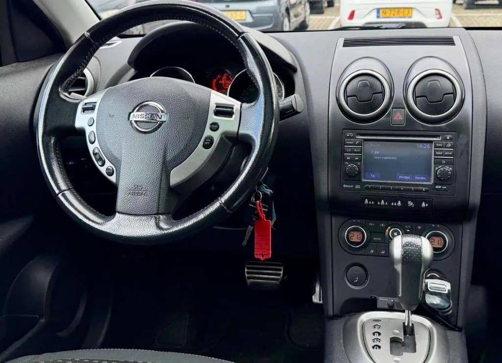 Nissan Qashqai 2010 photo 2