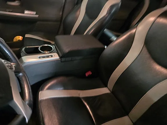 Toyota Prius 2013 photo 2