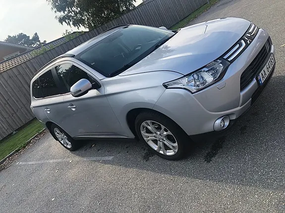 Mitsubishi Outlander 2014 photo 4