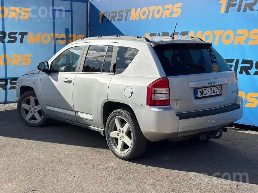 Jeep Compass 2010 photo 2