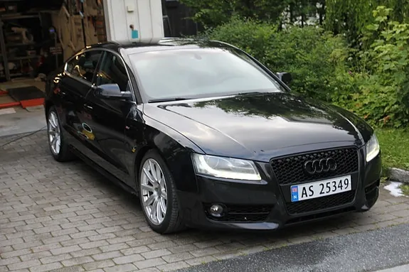 Audi A5 2011 photo 2
