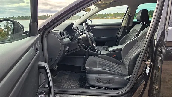 Skoda Superb 2018 photo 5