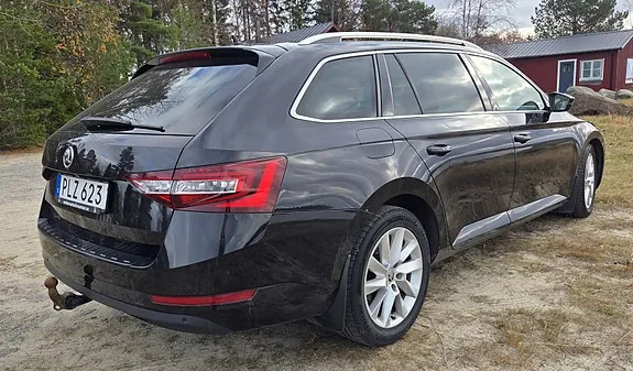 Skoda Superb 2018 photo 3