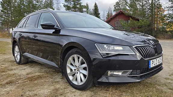 Skoda Superb 2018 photo 2