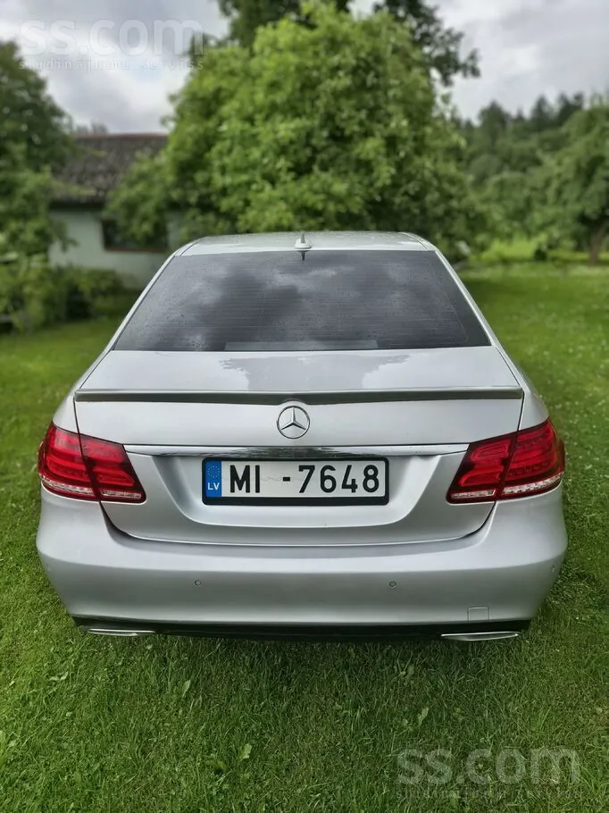 Mercedes-Benz E220 2013 photo 3