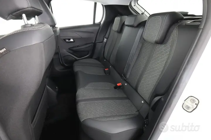 Peugeot 208 2024 photo 3