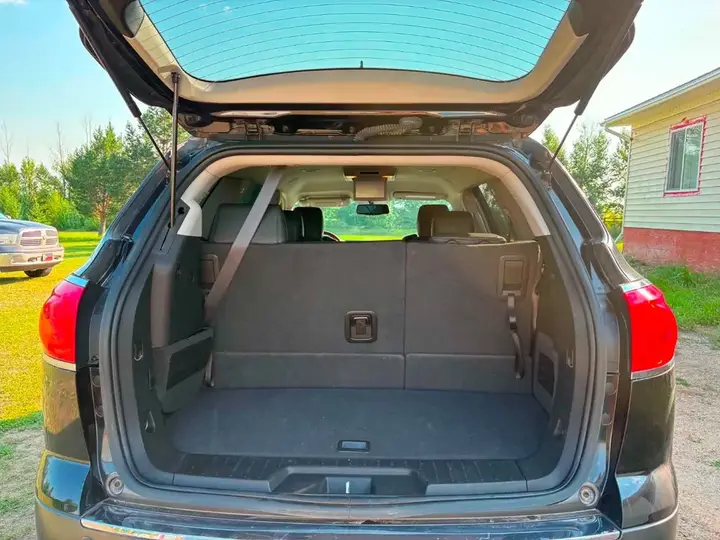 Buick Enclave 2010 photo 3
