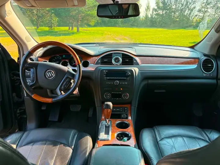 Buick Enclave 2010 photo 5