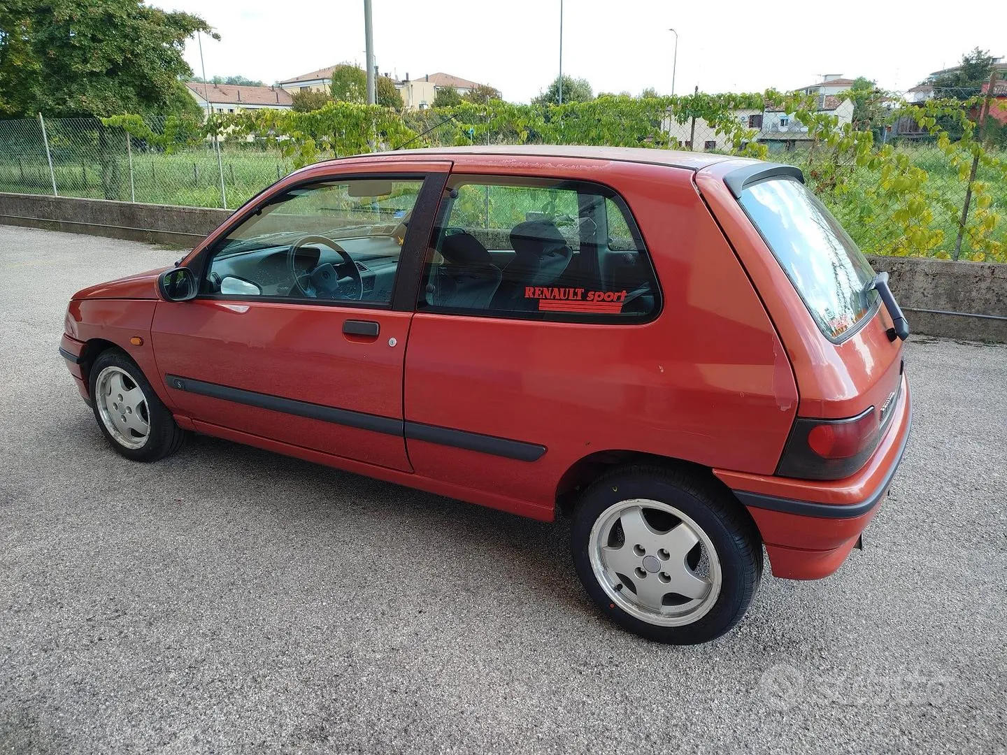Renault Clio 1994 photo 4