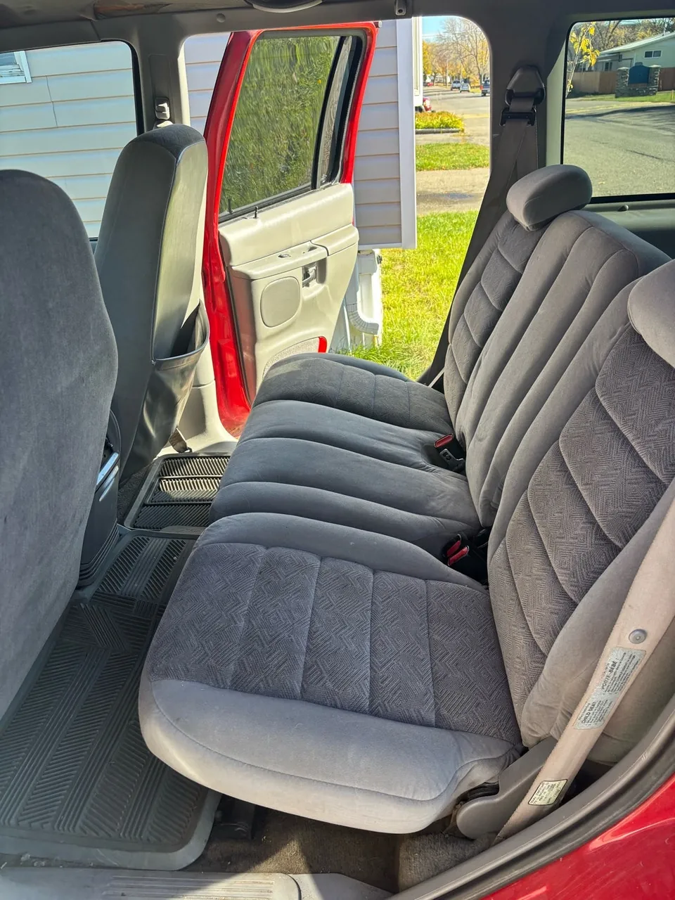 Ford Explorer 1999 photo 4