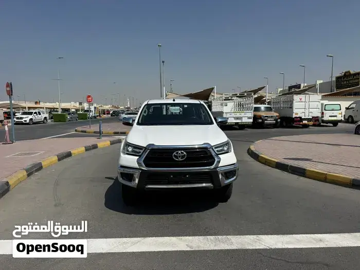 Toyota Hilux 2023 photo 3
