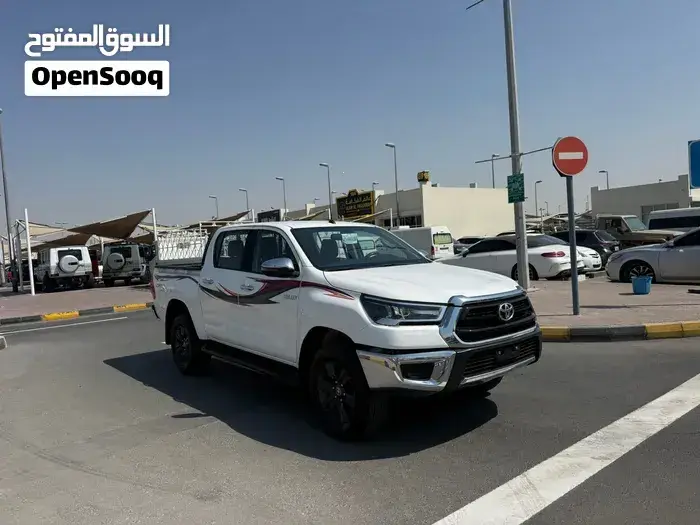Toyota Hilux 2023 photo 4