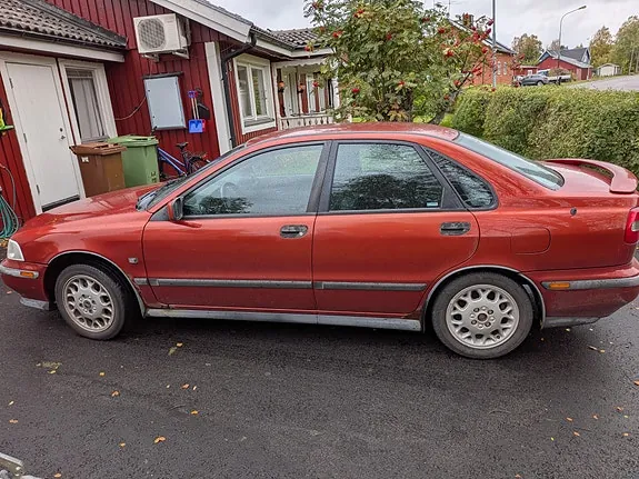 Volvo S40 1998 photo 3