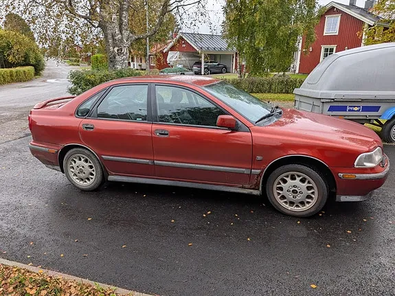 Volvo S40 1998 photo 2
