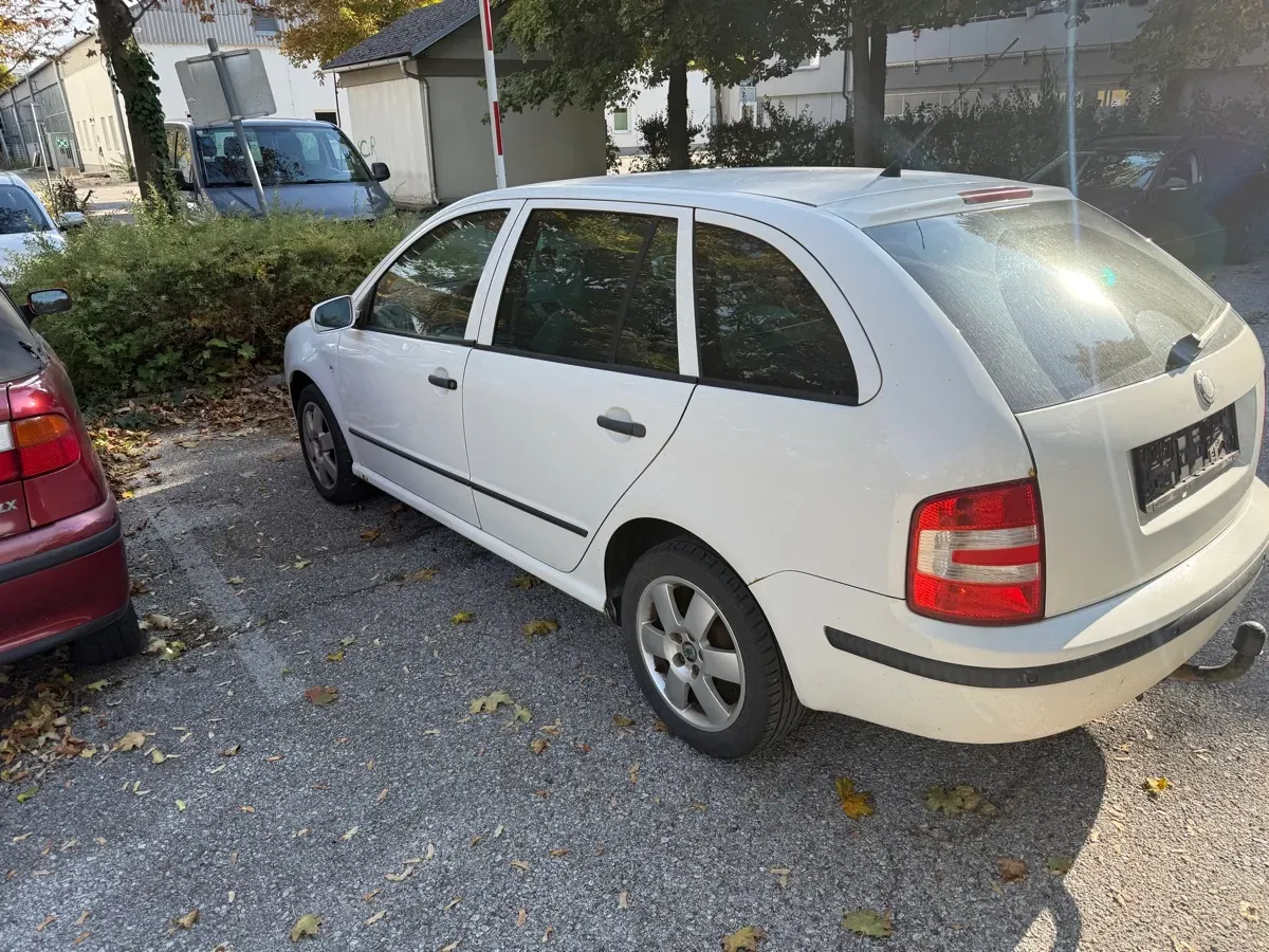 Skoda Fabia 2007 photo 3