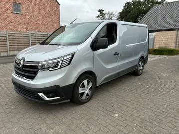Renault Trafic 2022 photo 2