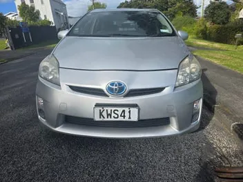 Toyota Prius 2011 photo 2