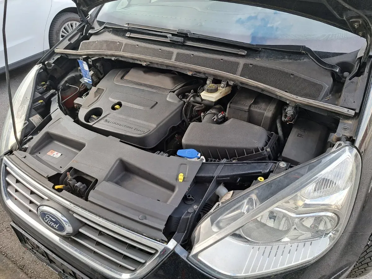 Ford Galaxy 2014 photo 3