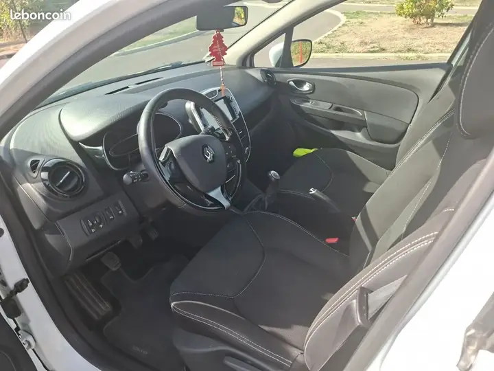 Renault Clio 2016 photo 3