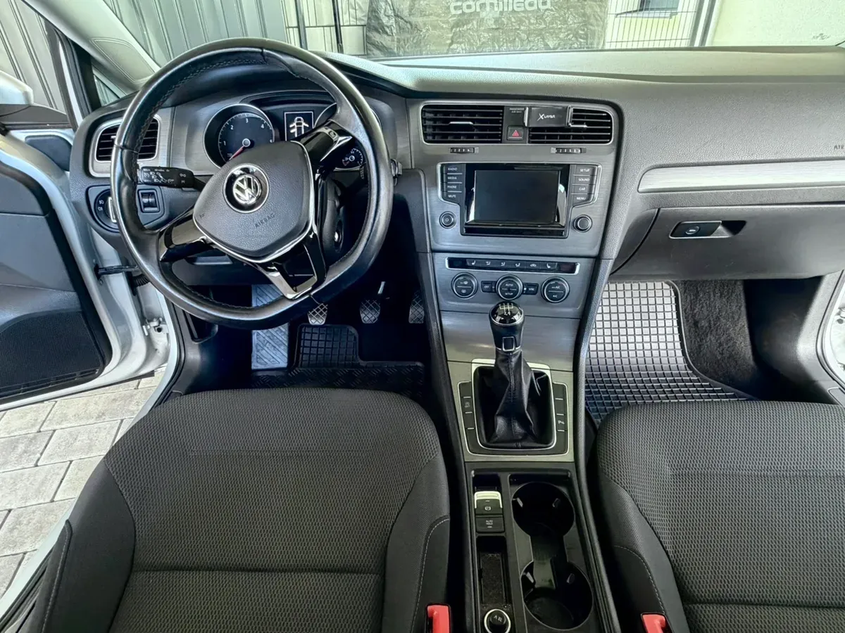 Volkswagen Golf 2013 photo 2