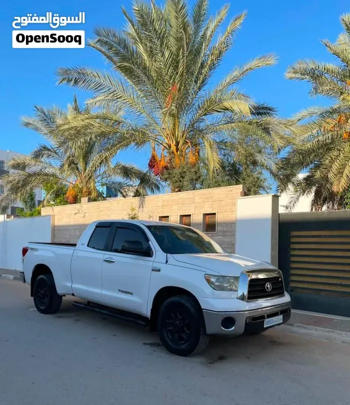 Toyota Tundra 2010 photo 2