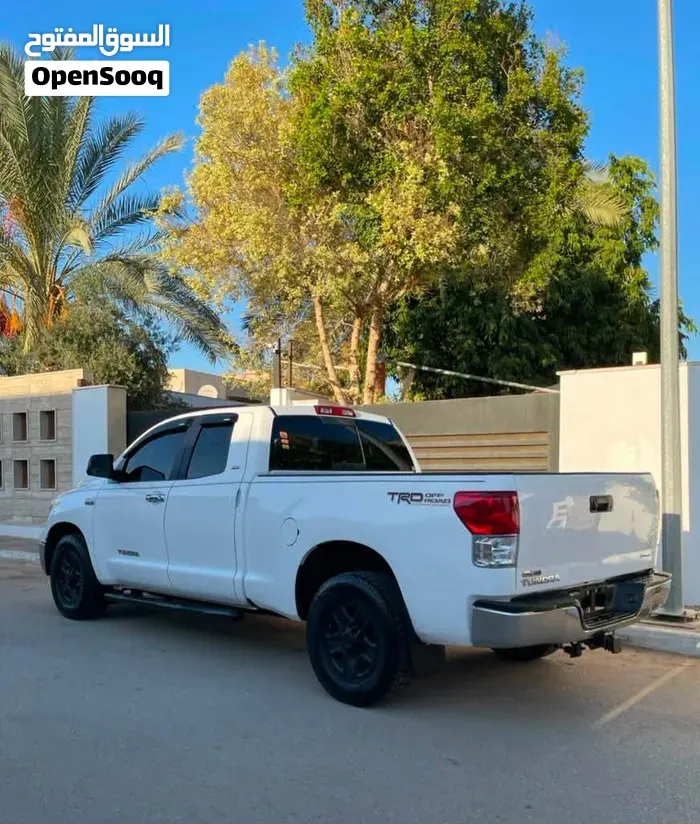 Toyota Tundra 2010 photo 3