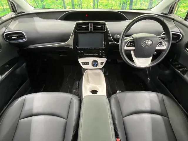 Toyota Prius 2016 photo 2