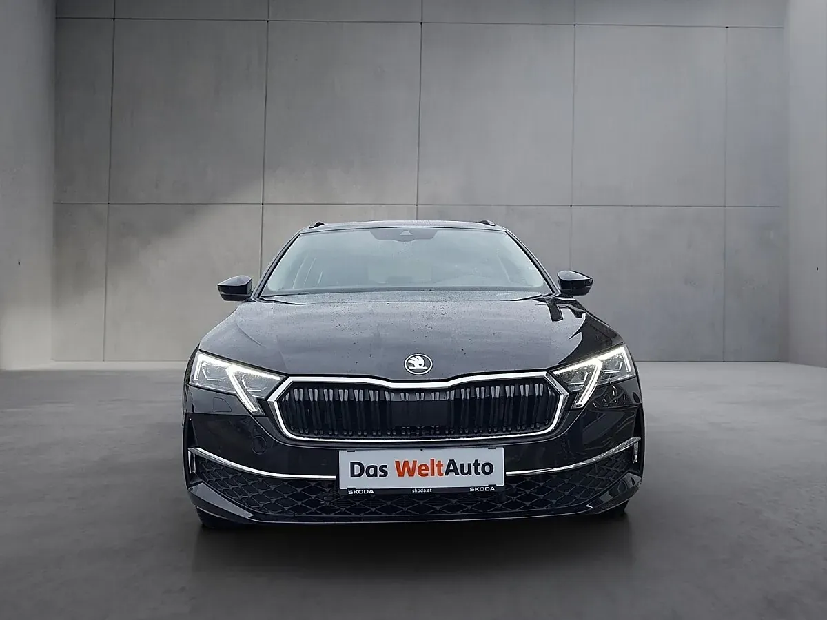 Skoda Octavia 2025 photo 2