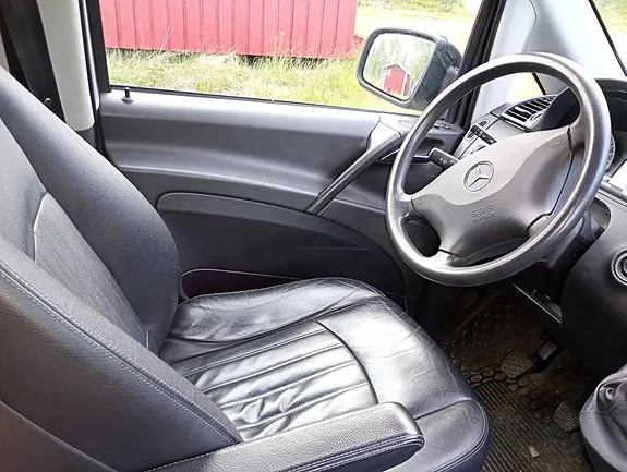 Mercedes-Benz Vito 115 2012 photo 4