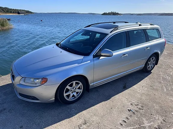 Volvo V70 2013 photo 2