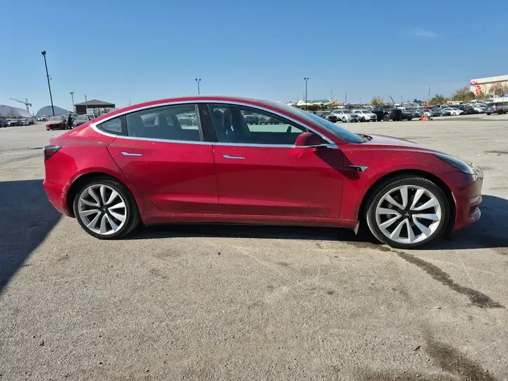 Tesla Model 3 2018 photo 4