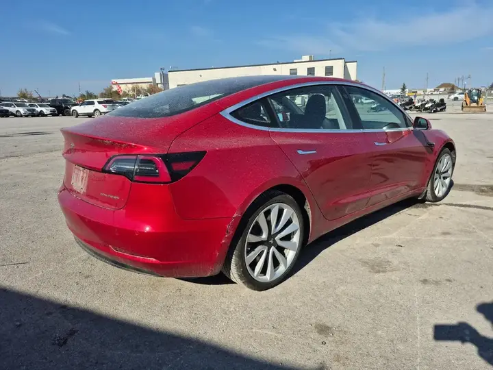 Tesla Model 3 2018 photo 5