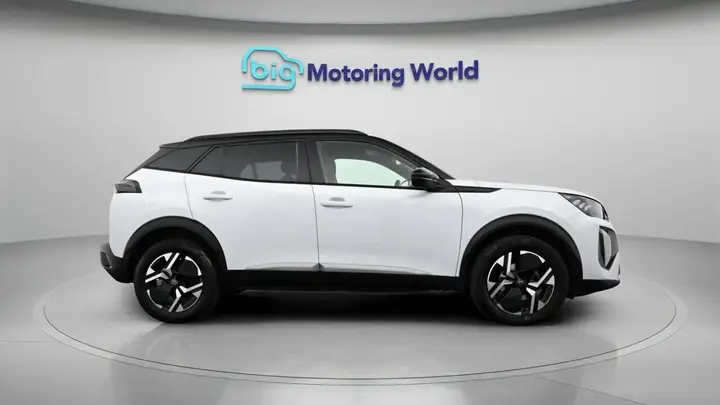 Peugeot 2008 2023 photo 5
