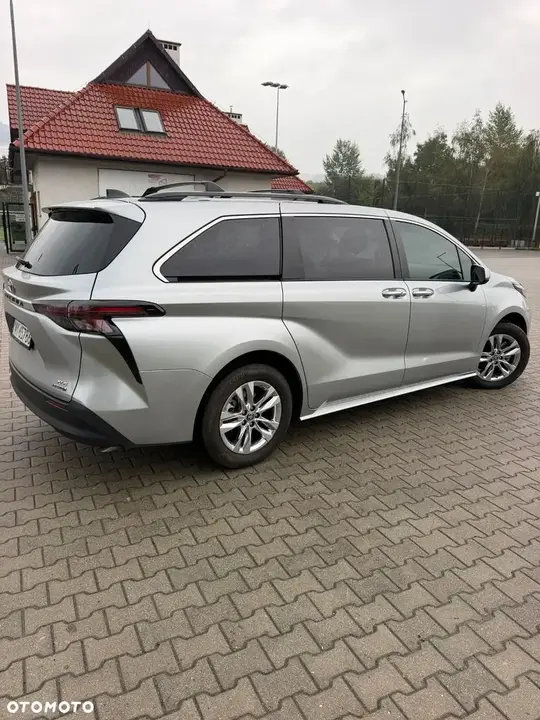 Toyota Sienna 2024 photo 4